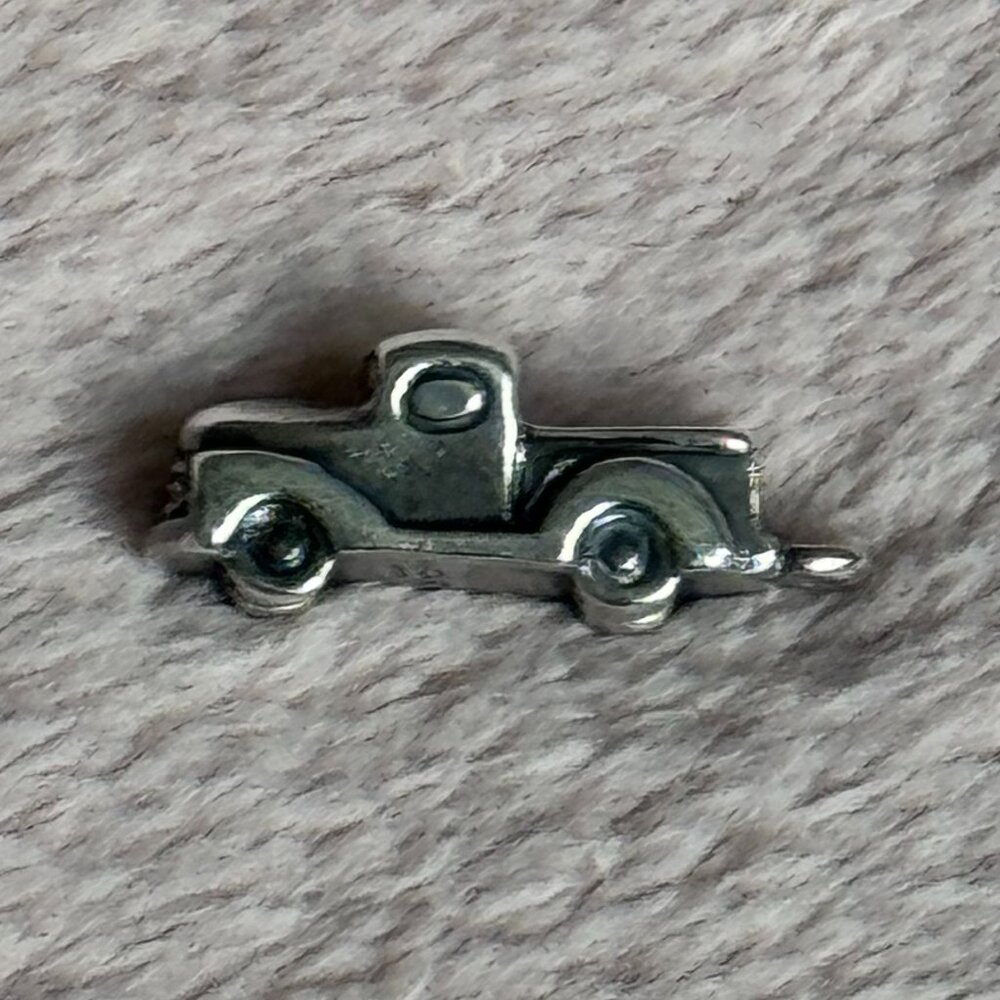 🚚 Retired James Avery Sterling Silver Vintage Truck Charm 🚚